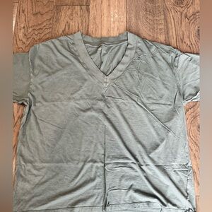 Aerie Olive Green V Neck Tee Women’s XL Soft Basic Casual Top
